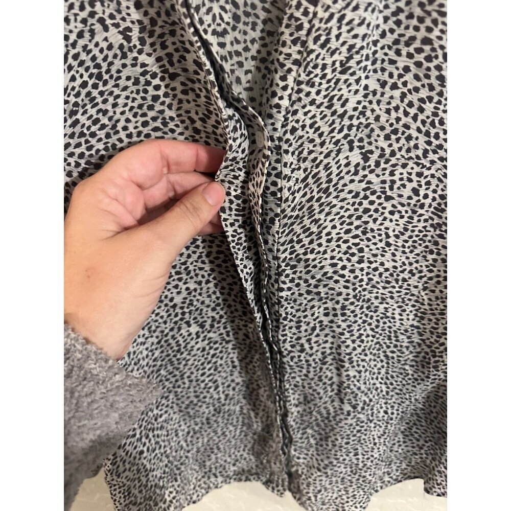 Y Joie 100% Silk Black & White Leopard Animal Print Button Up Blouse - Picture 6 of 11